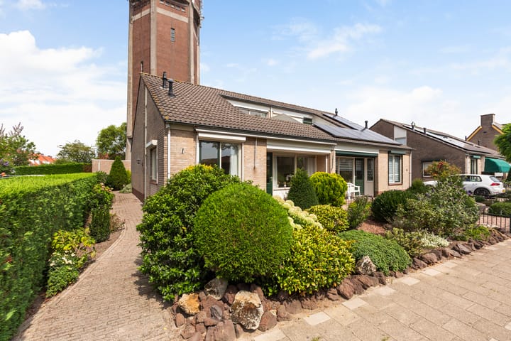Nassaustraat 16 in Klaaswaal foto