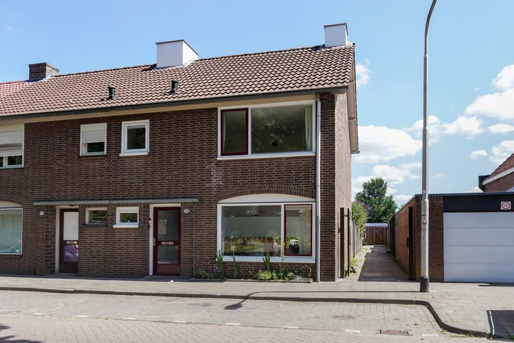 Nassaustraat 22 in Tilburg foto