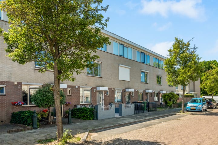 Neckarstraat 10 in Beverwijk foto