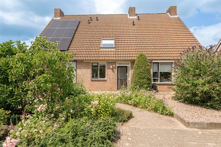 Nederburcht 10 in Buren foto