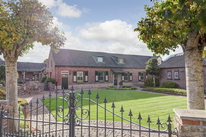 Neerseweg 38 in Helden foto