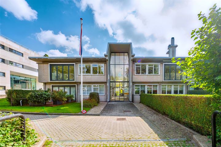 Neherpark 105 in Leidschendam foto