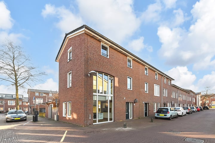 Neogotiekhof 27 in Nootdorp foto