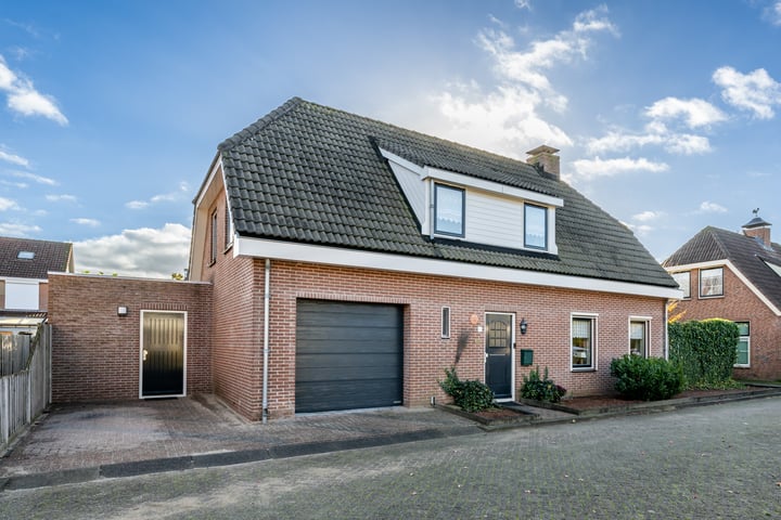 Neptunuslaan 4 in Oude-Tonge foto