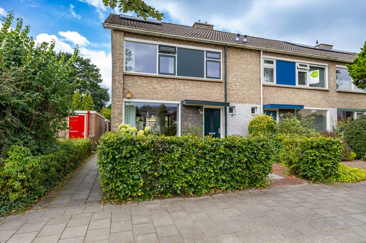 Neptunusstraat 2 in Groningen foto