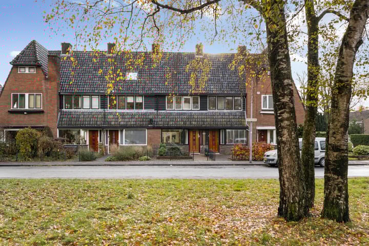 Nepveulaan 104 in Zeist