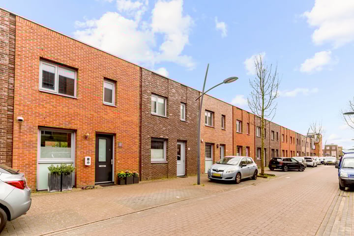 Nevenspoor 24 in Assendelft