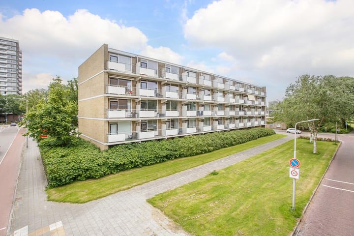 Newa 77 in Amstelveen foto