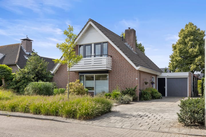 Newtonlaan 84 in Vlijmen foto