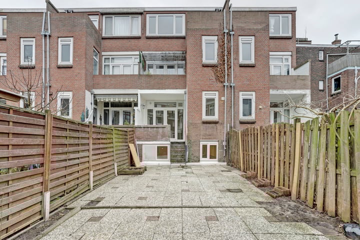 Newtonstraat 16A in Schiedam foto