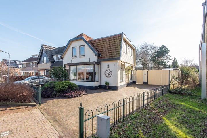 Nic Beetsweg 54 in Heiloo foto