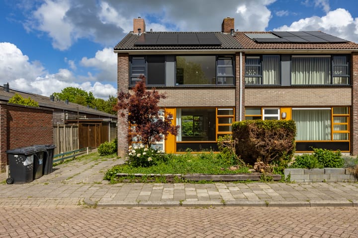 Nico Bulderstraat 27a in Groningen foto