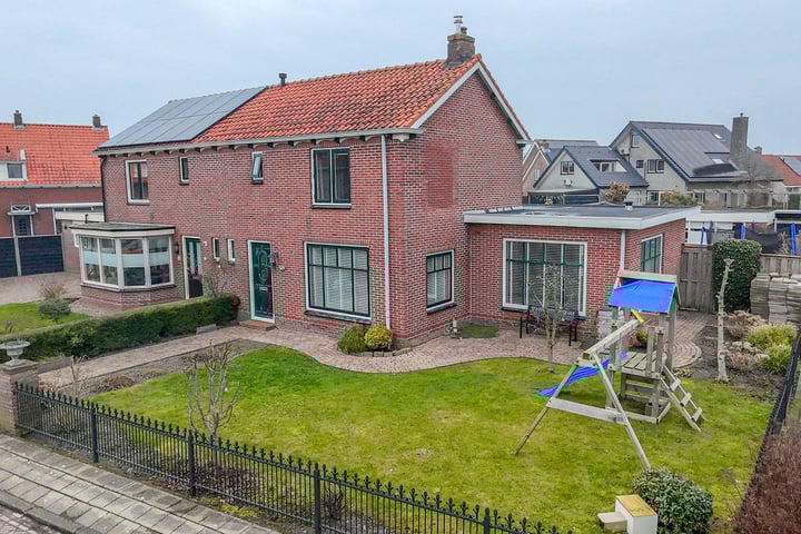 Nico Kolenbergstraat 17 in Lutjebroek foto