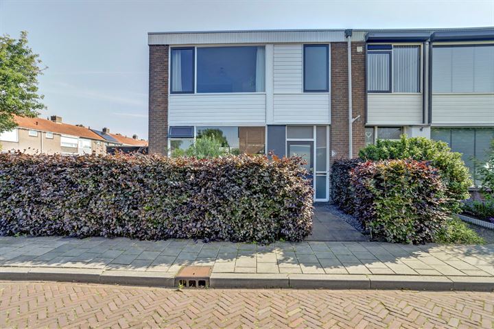 Nicolaas Beetsstraat 21 in Etten-Leur foto