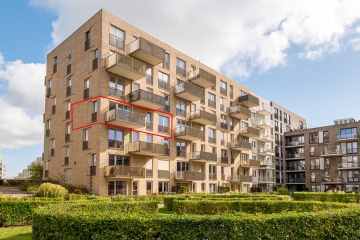 Nida Senffstraat 101 in Amsterdam foto