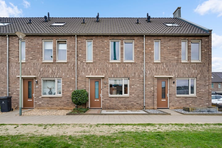 Niellerveld 33 in Roermond foto