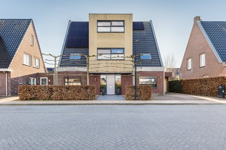 Nienke van Hichtumweg 36 in Heerenveen foto
