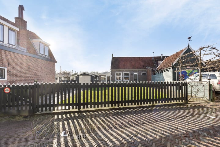 Niesenoortsburgwal 1 in Monnickendam foto