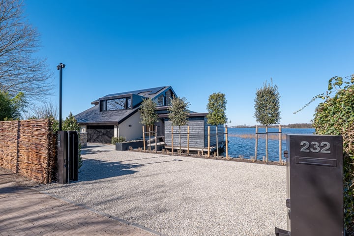 Nieuw-Loosdrechtsedijk 232 in Loosdrecht foto
