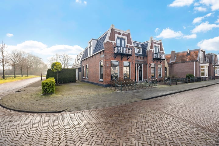 Nieuwburen 84 in Heerenveen foto