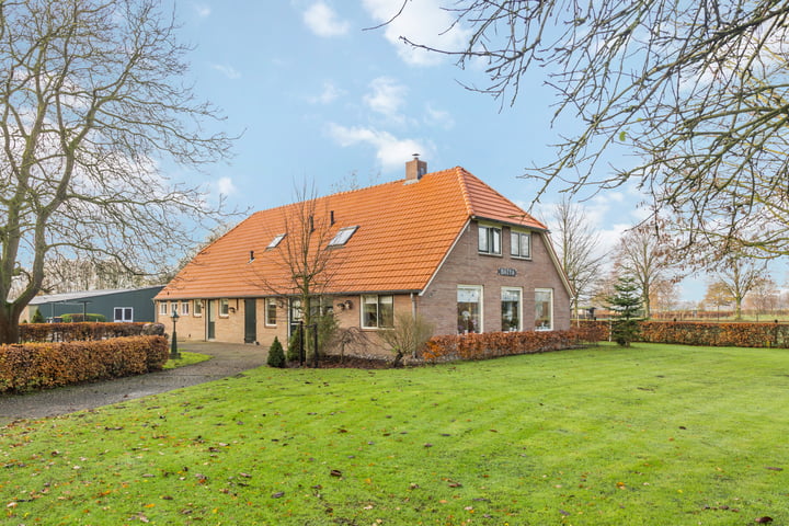 Nieuwe Berkendijk 10 in Lemelerveld foto