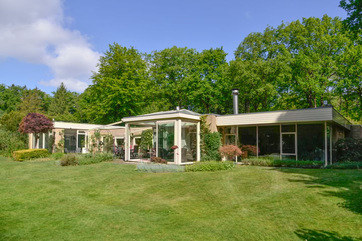 Nieuwe Blaricummerweg 15 in Huizen
