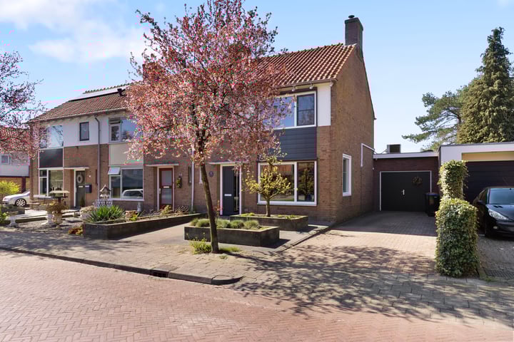 Nieuwe Kampstraat 8 in Voorthuizen foto