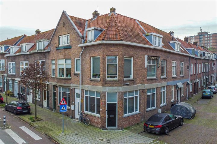 Nieuwe Maasstraat 104A in Schiedam foto