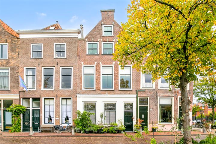 Nieuwe Rijn 110A in Leiden foto