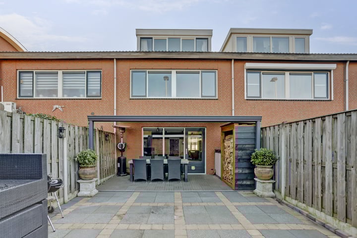 Nieuwe Wetering 257 in Hoogvliet Rotterdam foto