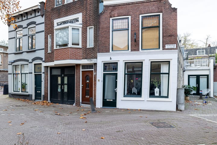 Nieuwehaven 32 in Gouda foto