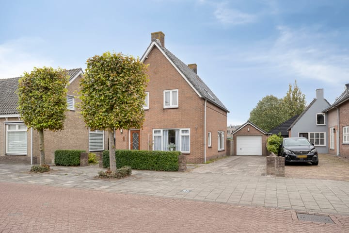 Nieuwelaan 15 in Made foto