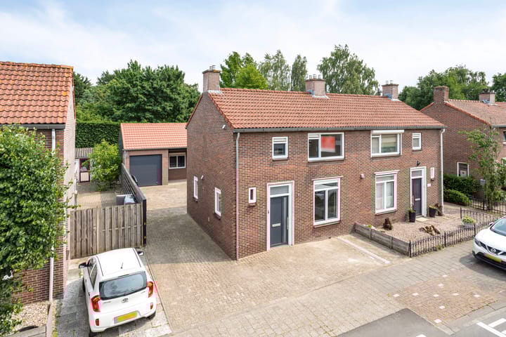 Nieuwelaan 49 in Made foto