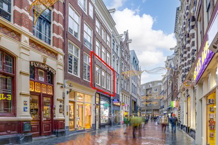 Nieuwendijk 96B in Amsterdam foto
