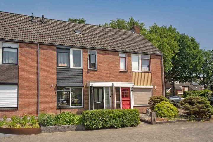 Foto van woning Nieuwenhuisstraat 12, Rijssen