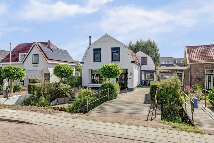 Nieuwestraat 72 in Strijen foto