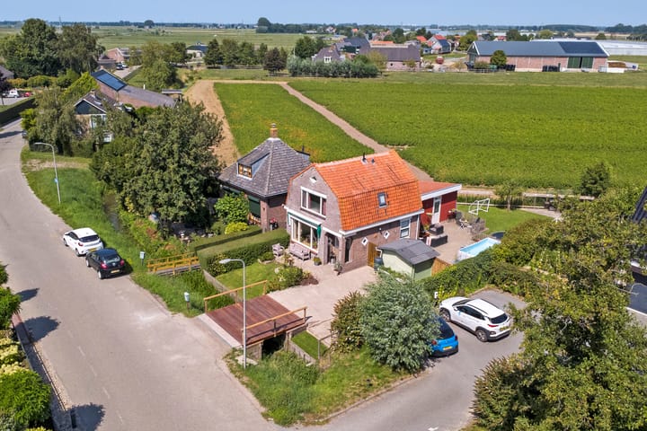 Foto van woning Nieuwestraat 90, Strijen