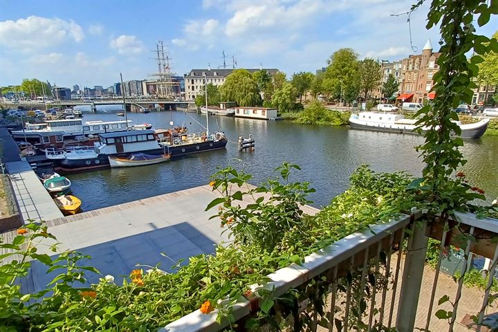 Nieuwevaart 124 in Amsterdam foto