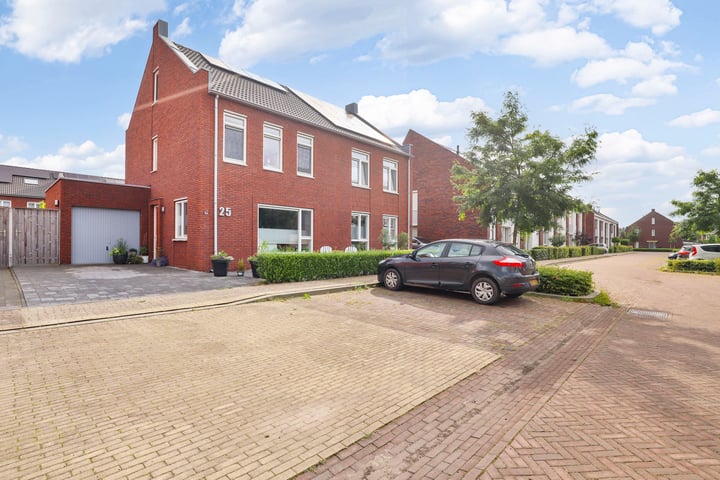 Nieuwkamppad 25 in Zevenaar foto