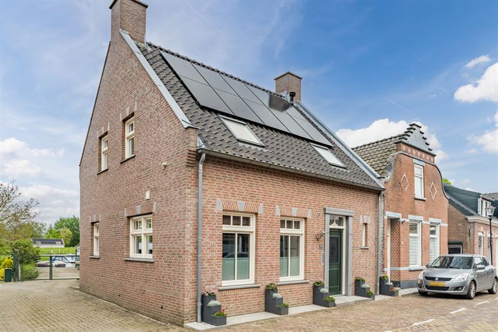 Nieuwlandsedijk 40 in Lage Zwaluwe foto