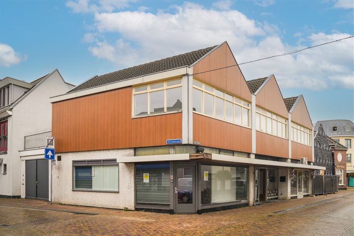 Nieuwstraat 2 in Leerdam foto