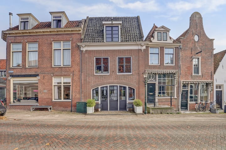 Nieuwstraat 3 in Enkhuizen foto