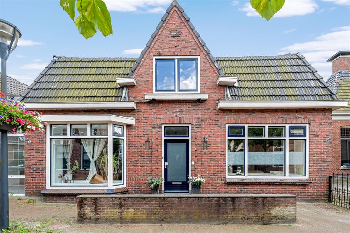 Nieuwstraat 4 in Zuidhorn foto