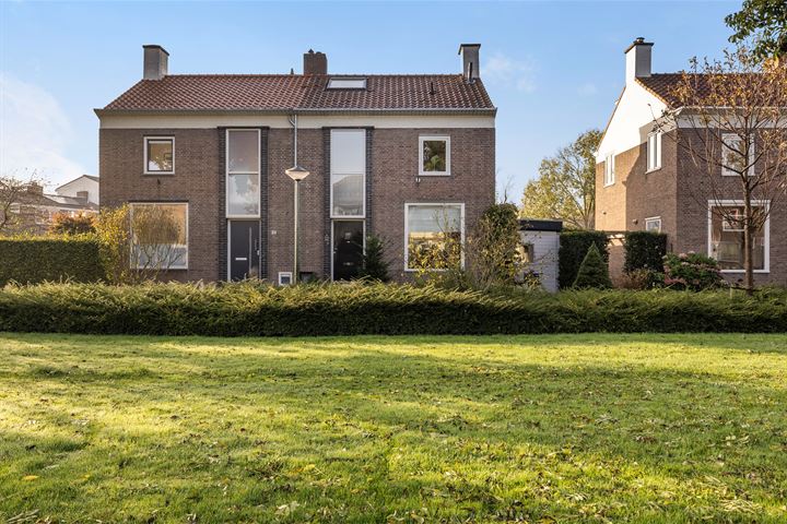 Nijhofflaan 12 in Dordrecht foto
