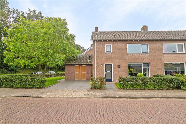 Nijverheidstraat 1 in Lemelerveld foto