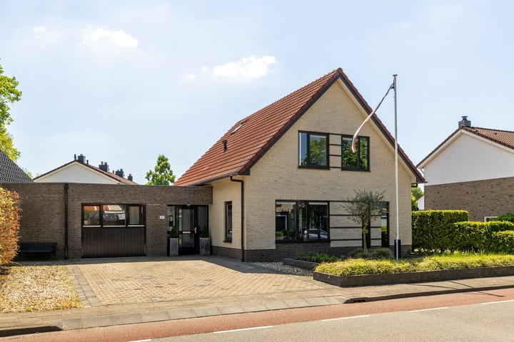 Nijverheidsweg 107 in Nunspeet