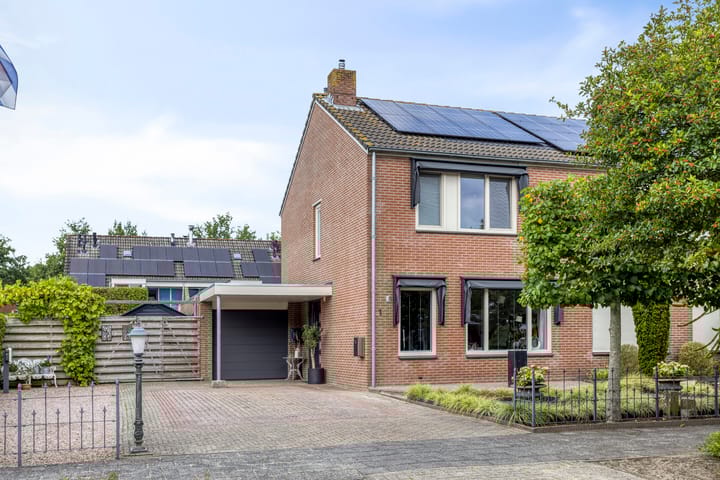 Noardkamp 1 in Bakkeveen