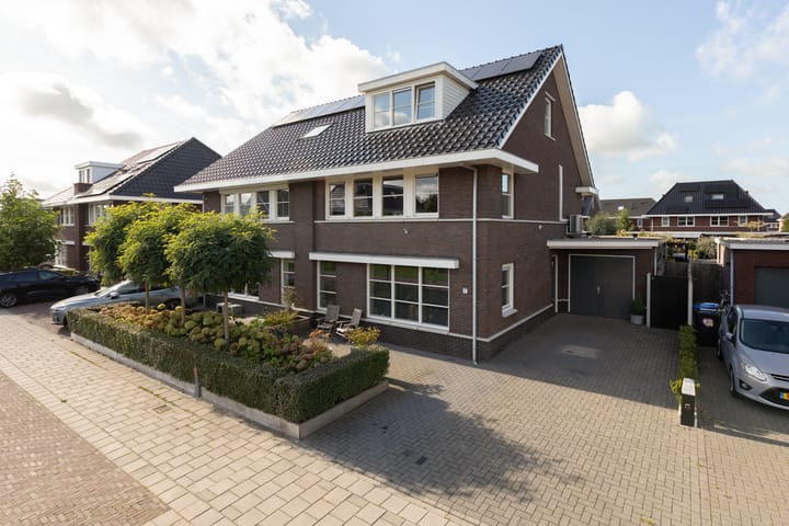 Noardwei 7 in Sneek foto