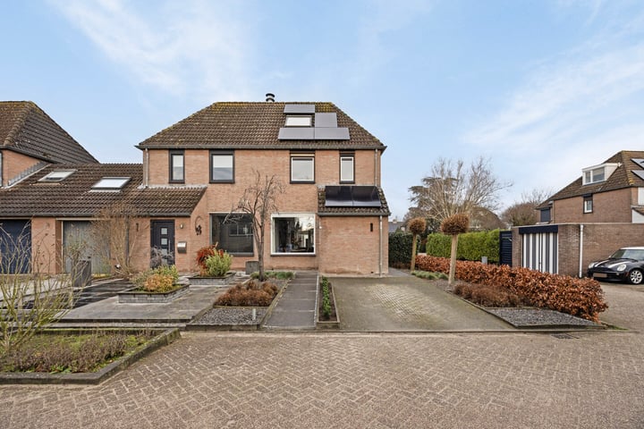Noord-Hollandlaan 11 in Lage Zwaluwe foto