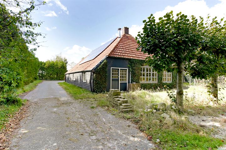 Noordeinde 19 in Fochteloo foto
